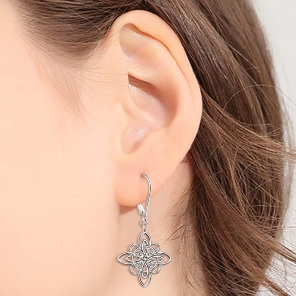 NIB 🦋 .925 Silver Celtic Earrings